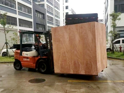 delivery with wooden case